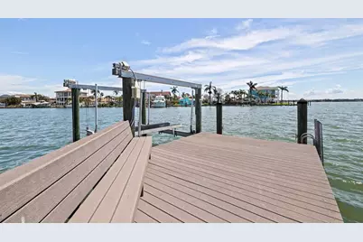 11055 7th Street E, Treasure Island, FL 33706 - Photo 25