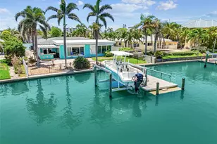 10246 Tarpon Dr, Treasure Island, FL 33706 - Photo 23