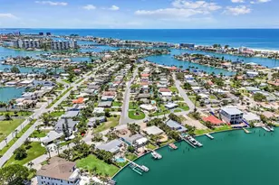 10246 Tarpon Dr, Treasure Island, FL 33706 - Photo 21