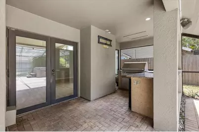 15846 Glenarn Drive, Tampa, FL 33618 - Photo 37