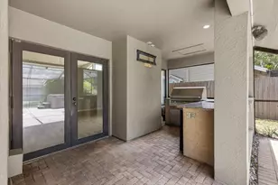 15846 Glenarn Dr, Tampa, FL 33618 - Photo 37