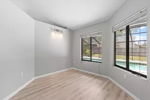 15846 Glenarn Dr, Tampa, FL 33618 - Photo 19