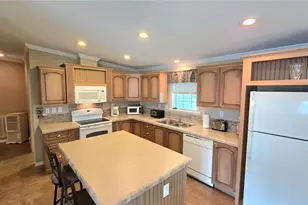 36740 Strand Dr, Zephyrhills, FL 33542 - Photo 27