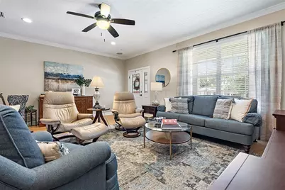 225 49th Avenue N, Saint Petersburg, FL 33703 - Photo 3