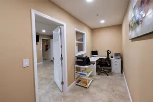 7128 Wrenwood Cir, Tampa, FL 33617 - Photo 11