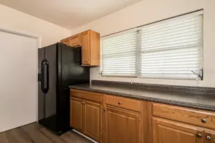 1109 Myrtle Ave, Venice, FL 34285 - Photo 9