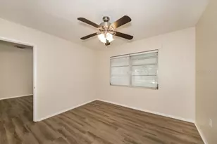 1109 Myrtle Ave, Venice, FL 34285 - Photo 5