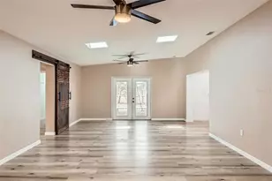 4018 Indianapolis St NE, Saint Petersburg, FL 33703 - Photo 9