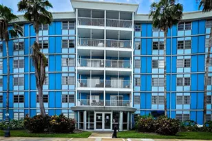 3315 58th Ave S, Saint Petersburg, FL 33712 - Photo 3