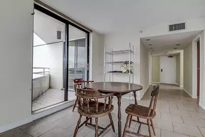 5940 Pelican Bay Plaza S #406, Gulfport, FL 33707 - Photo 5