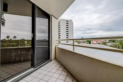 5940 Pelican Bay Plaza S #406, Gulfport, FL 33707 - Photo 29