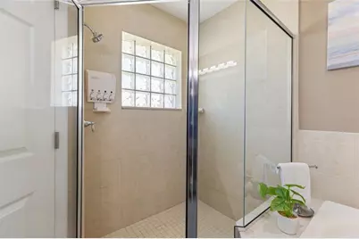 141 175th Avenue E, Redington Shores, FL 33708 - Photo 19