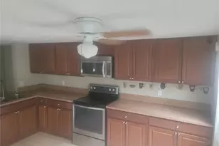 5125 Puritan Cir, Tampa, FL 33617 - Photo 19