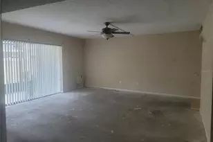 5125 Puritan Cir, Tampa, FL 33617 - Photo 9