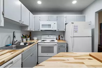 403 Fulham Court #B, Sun City Center, FL 33573 - Photo 11