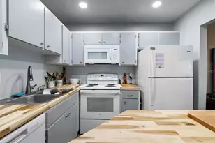 403 Fulham Ct, Sun City Center, FL 33573 - Photo 11