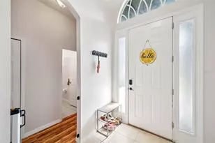 4641 Rolling Green Dr, Wesley Chapel, FL 33543 - Photo 5