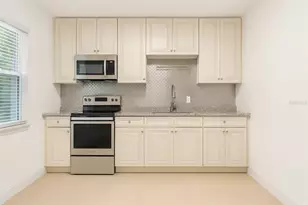 180 2nd St SW, Largo, FL 33770 - Photo 3