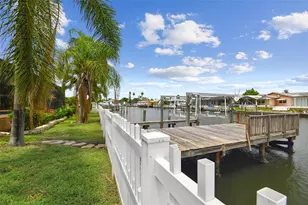 3921 E Eden Roc Cir, Tampa, FL 33634 - Photo 3