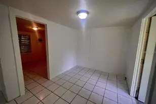 2101 E Ellicott St, Tampa, FL 33610 - Photo 21