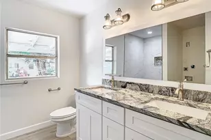 2101 E Ellicott St, Tampa, FL 33610 - Photo 11