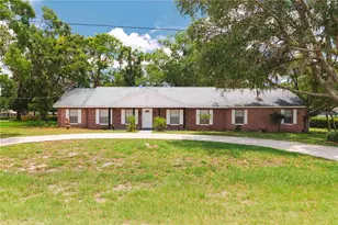 1002 Friendship Ln, Lutz, FL 33548 - Photo 1