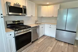 7109 Mt Georgetown Dr NE, Saint Petersburg, FL 33702 - Photo 3