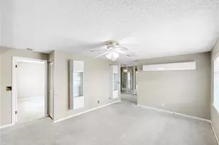 3265 40th Way S, Saint Petersburg, FL 33711 - Photo 9