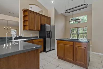 8211 Canyon Creek Way, Tampa, FL 33647 - Photo 7