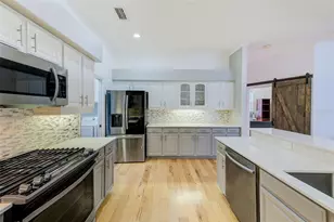 13510 Oak Run Ct, Seminole, FL 33776 - Photo 13