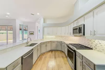 13510 Oak Run Court, Seminole, FL 33776 - Photo 11