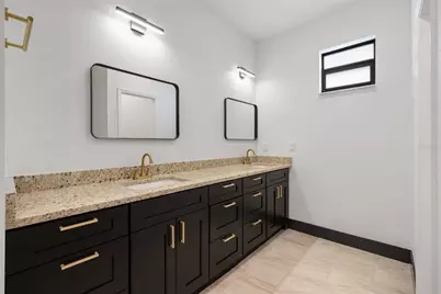 8421 Marlanas Place, Tampa, FL 33637 - Photo 17