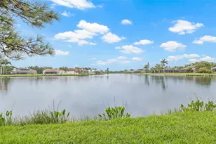 699 Malta Ct NE, Saint Petersburg, FL 33703 - Photo 3