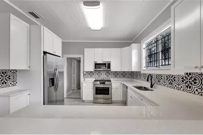 2523 W Spruce Street, Tampa, FL 33607 - Photo 3