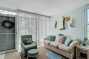 4360 Tahitian Gardens Cir, Holiday, FL 34691 - Photo 9