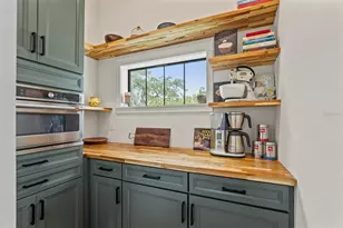 8107 N River Shore Dr, Tampa, FL 33604 - Photo 23