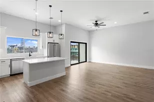 11605 1st St E, Treasure Island, FL 33706 - Photo 17