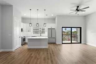 11605 1st St E, Treasure Island, FL 33706 - Photo 5