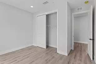 11605 1st St E, Treasure Island, FL 33706 - Photo 23