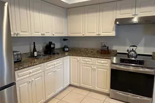 1124 Sunset Point Rd, Clearwater, FL 33755 - Photo 9