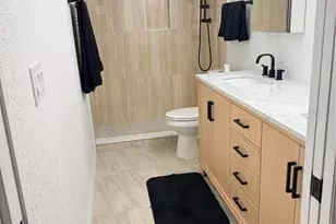 200 Country Club Dr, Largo, FL 33771 - Photo 19