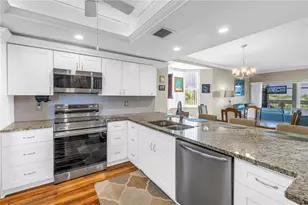 6399 Shoreline Dr, Saint Petersburg, FL 33708 - Photo 3