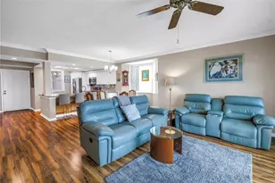 6399 Shoreline Dr, Saint Petersburg, FL 33708 - Photo 5