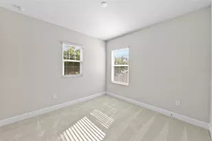 6244 29th St N, Saint Petersburg, FL 33702 - Photo 31