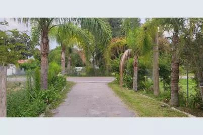 5211 Coronet Road, Plant City, FL 33566 - Photo 3