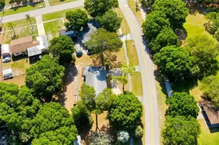 303 Shore Dr W, Oldsmar, FL 34677 - Photo 55
