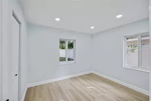 1720 SE Lambright St, Tampa, FL 33610 - Photo 19