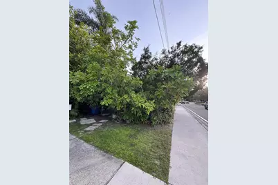 600 38th Avenue N, Saint Petersburg, FL 33704 - Photo 3