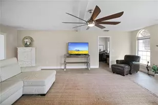 8785 Wildwood Ln, Seminole, FL 33776 - Photo 35