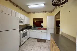 35219 Janine Dr, Zephyrhills, FL 33541 - Photo 17